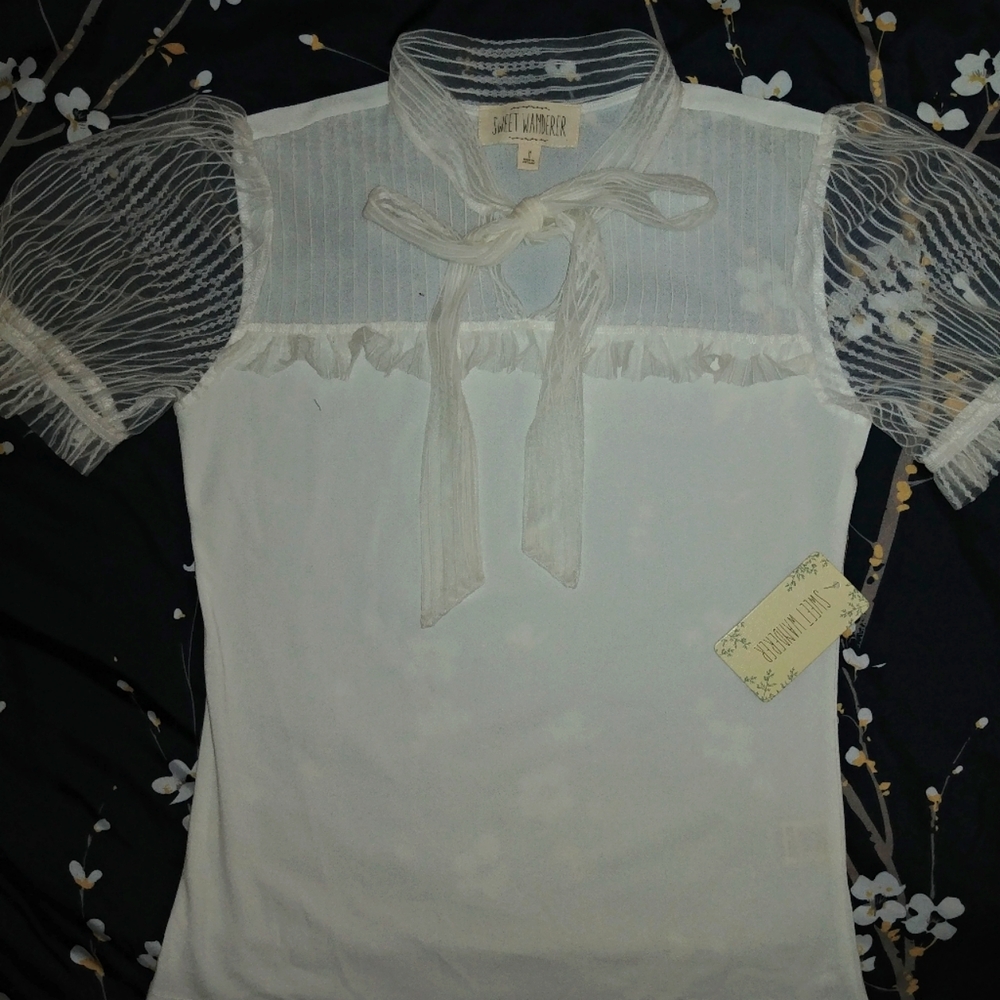 NWT- Sweet Wanderer- blouse- Sz M